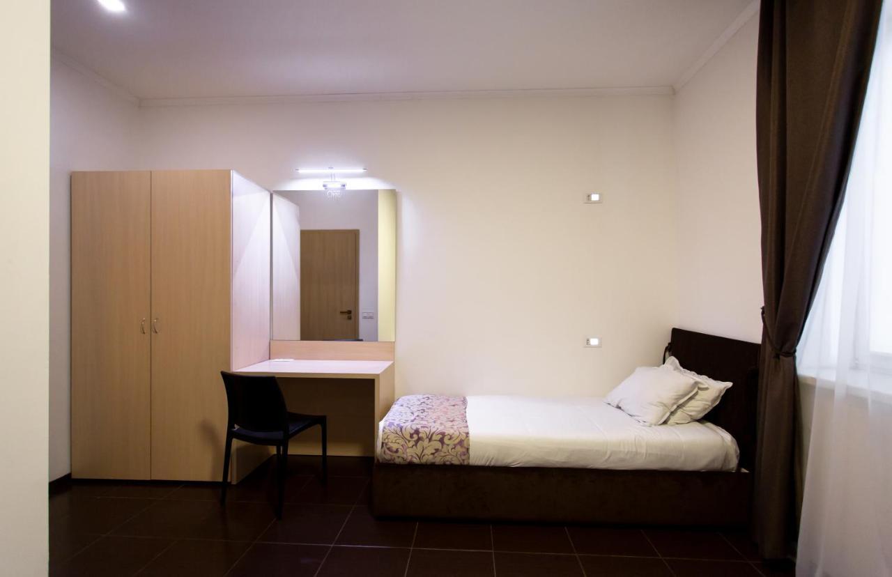 Hotel One Умань Экстерьер фото