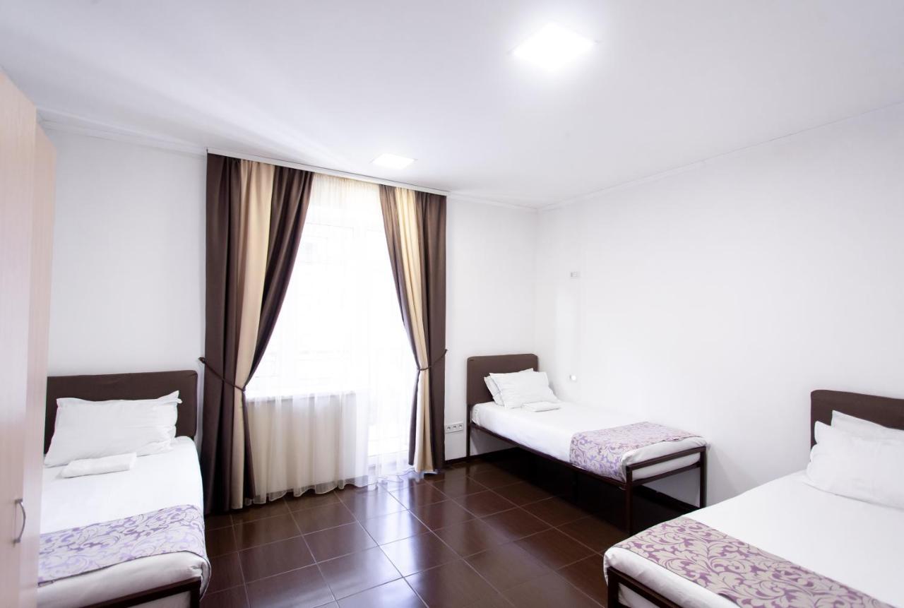 Hotel One Умань Экстерьер фото
